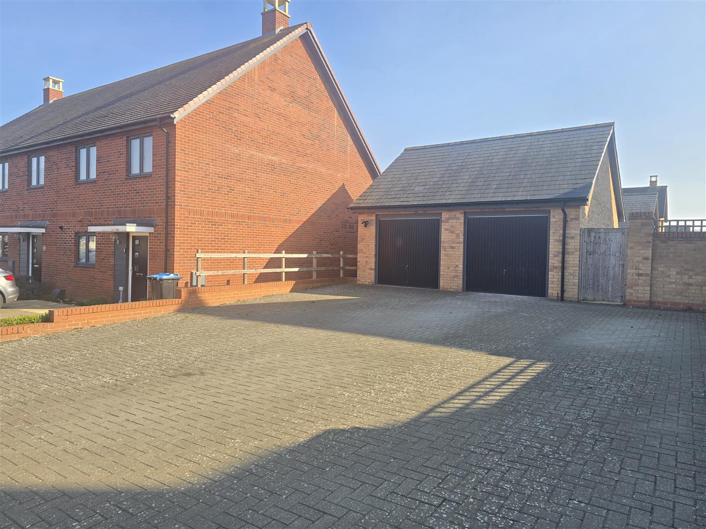 Longhorn Drive, Whitehouse, Milton Keynes